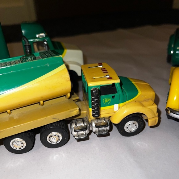 Lot of 3 BP Hess Green and Yellow Collectable Tanker Truck Set - Picture 7 of 15